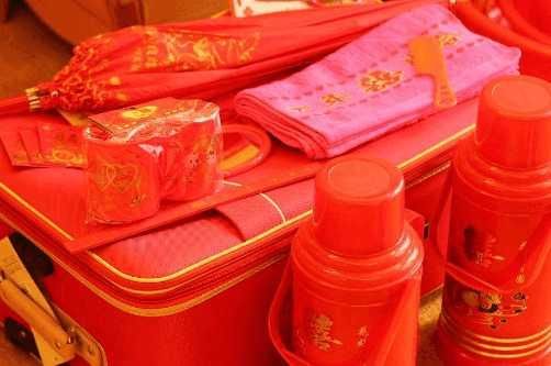 在借卵试管婴儿的每个阶段测量孕酮的目的是什么？