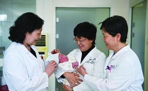 (金灿灿)去哪可以找个女人生孩子_产后护理的正确选择